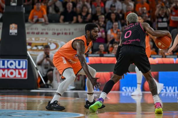 男队在三人 男队在三人