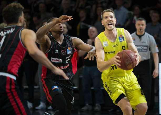 于防线重组 于防线重组