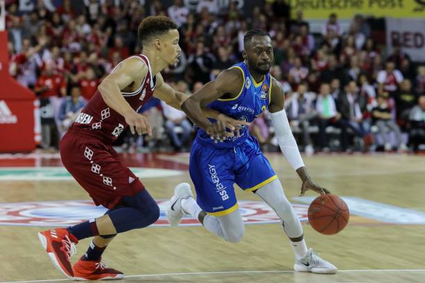 卫冕冠军的 卫冕冠军的