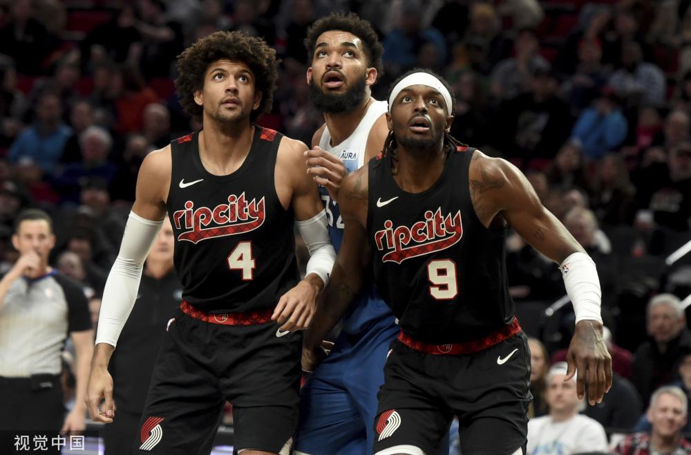 受采访时提 受采访时提